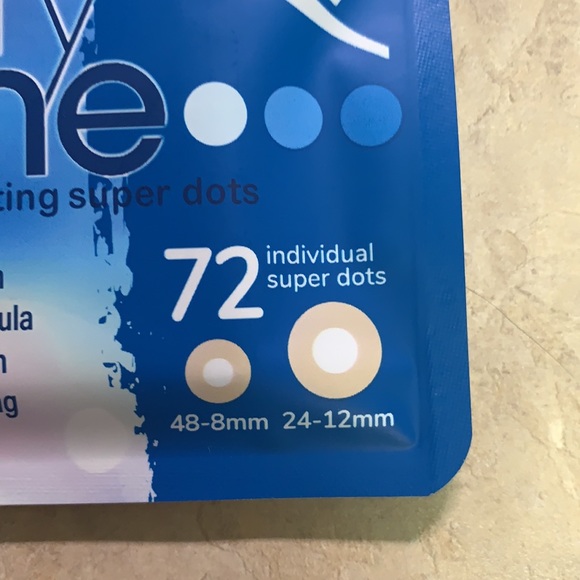 Truly Clear acne fighting dots - Picture 2 of 4